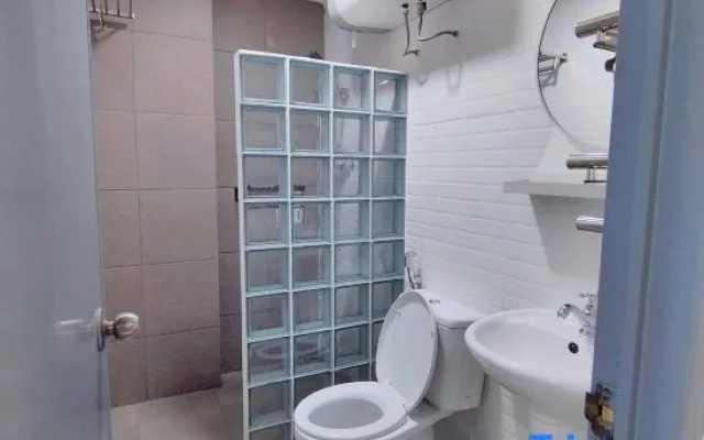 Mediterania Lagoon 3BR less than 5 min drive to JIE expo – Bathroom – Jakarta