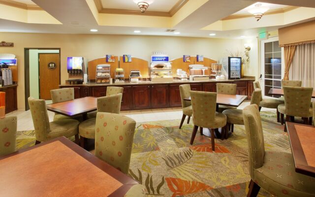 Holiday Inn Express Hotel & Suites Oakland-Airport by IHG