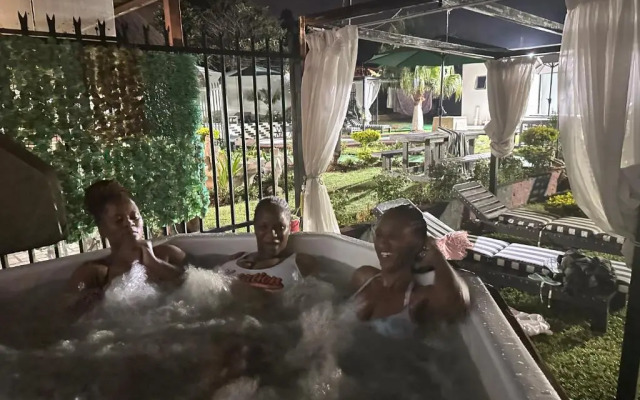 Botlhale Guesthouse, Events & Spa