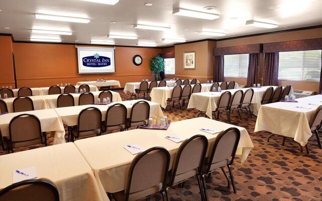 Crystal Inn Hotel & Suites Midvalley