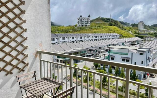 Play Residence at Golden Hills