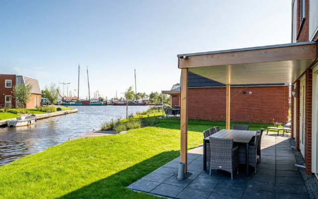 Holiday Home With Private Jetty on Water