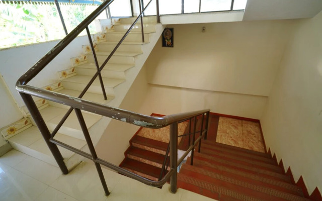 Oyo 15548 Mackal Residency