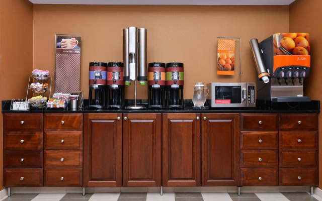 Hampton Inn Greensboro-Airport