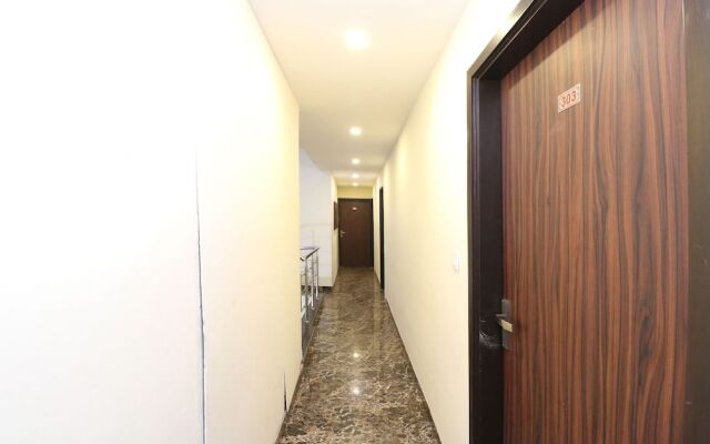 OYO 28646 Hotel Golden Heart