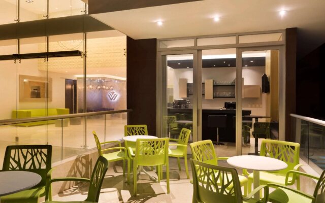 Clarion Hotel Airport