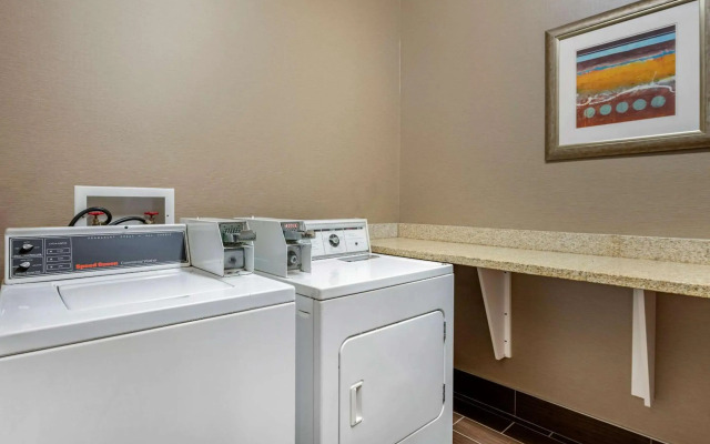 Comfort Suites Columbus West - Hilliard