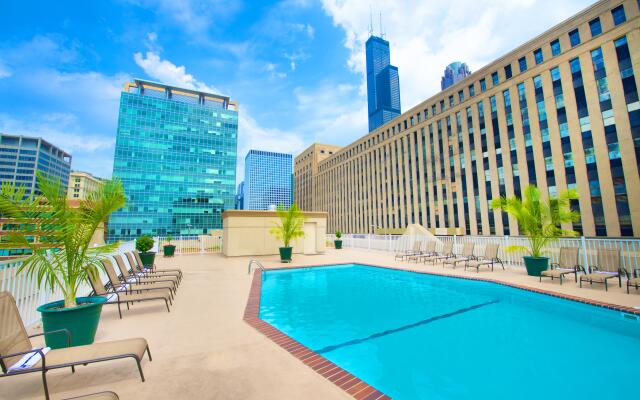 Holiday Inn & Suites Chicago - Downtown, an IHG Hotel