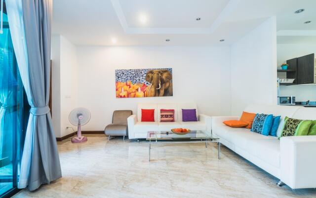 AP West 4 - Private pool in the heart of Kamala