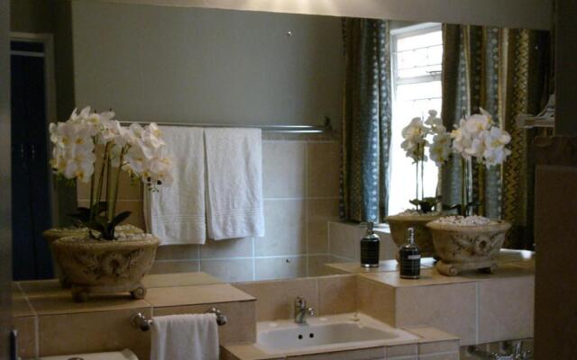 Little Umhlanga. Sunflower suite.