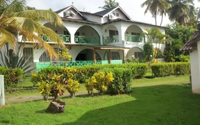 Las Pasqualas Beach Resort