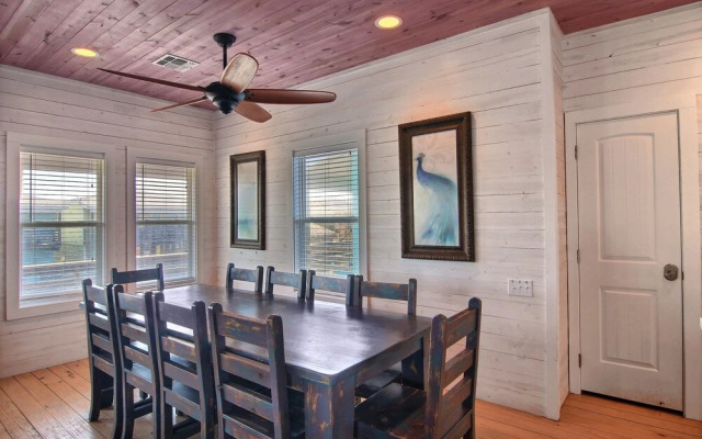 Purple Pelican - 4 Br home