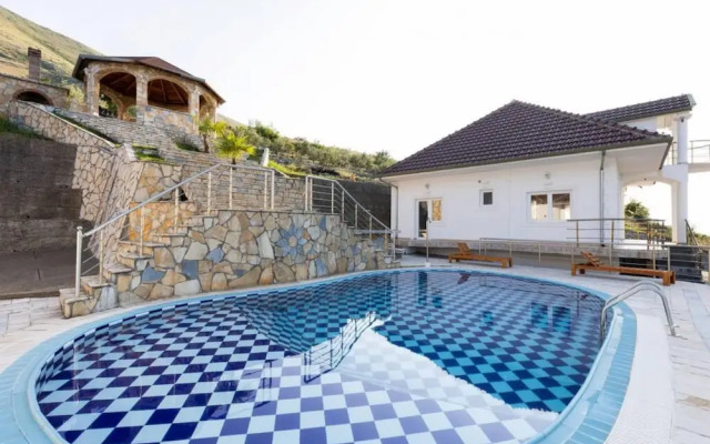 The Lake House 1 in Shkod r