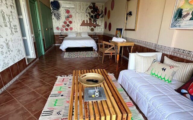 ART POiNT GUESTHOUSE