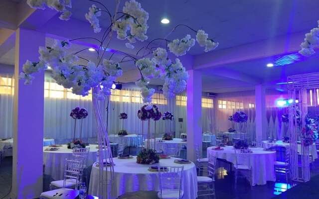 Impeccable Hotel by HomeVille Plus Benin