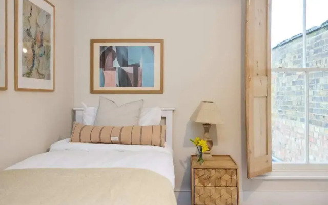 The Rosebery Retreat - Inviting 4bdr With Garden