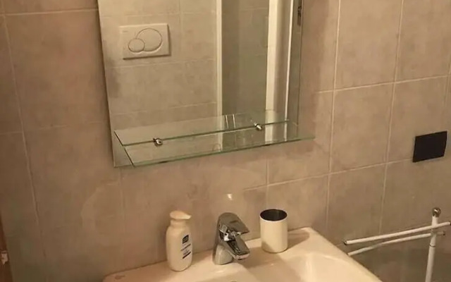 Sir Roy - 1 Br Apts