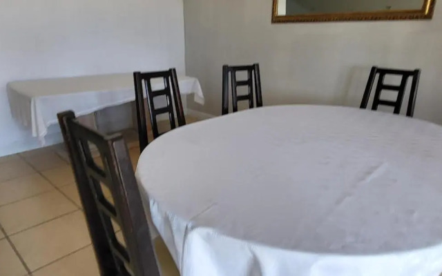 Shalimar Gardens Hotel