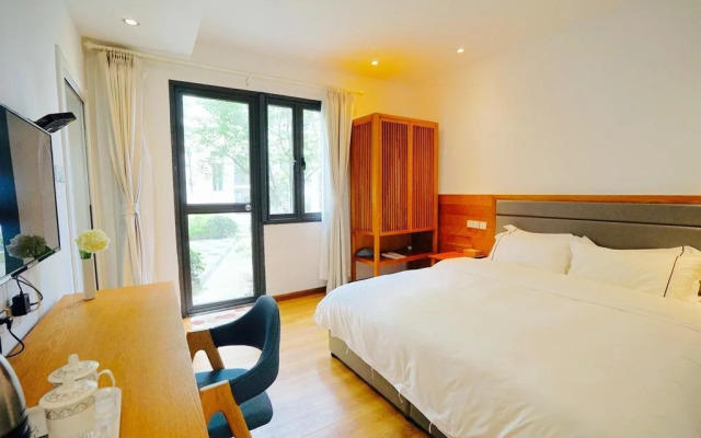 Yiyun Lakeside Hotel