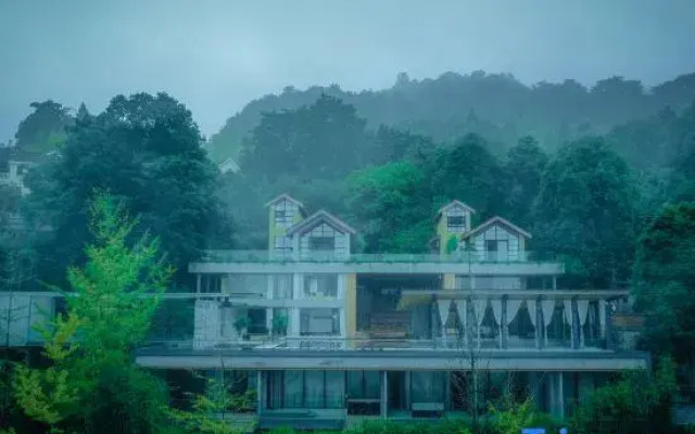Qingxia Shanju Yeshe Resort Hotel