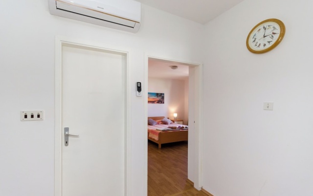 Apartments Luka