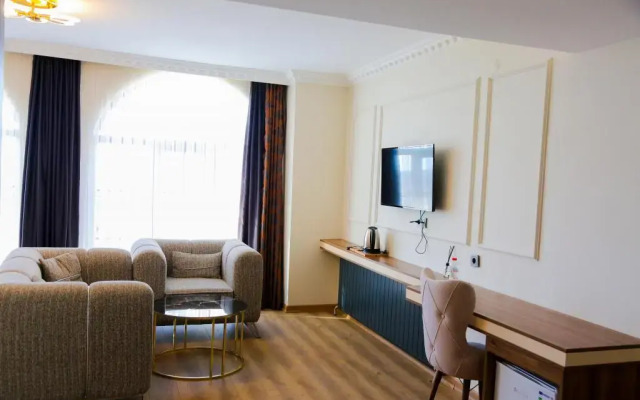 The Skylind Otel