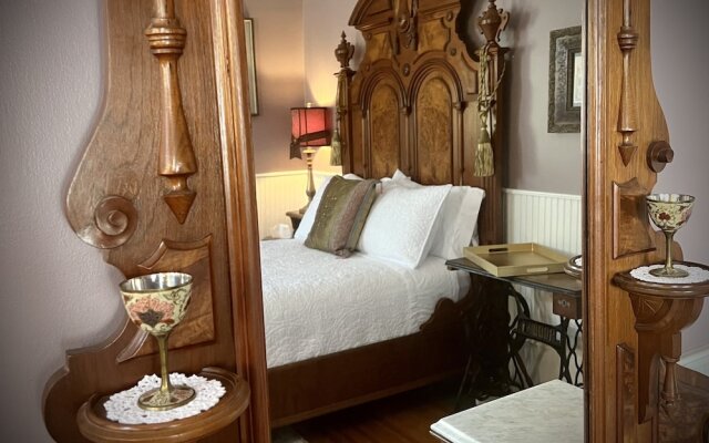 Benefield House Bed & Breakfast