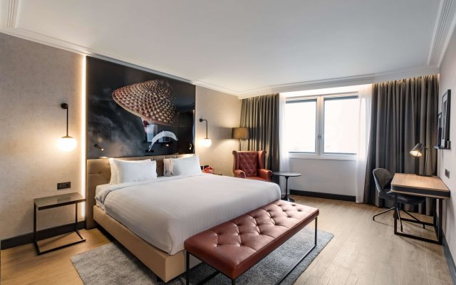 Radisson RED Hotel London Heathrow