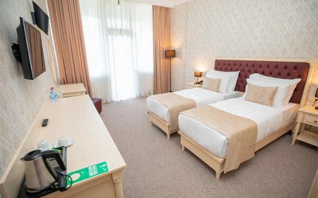 River Inn Hotel