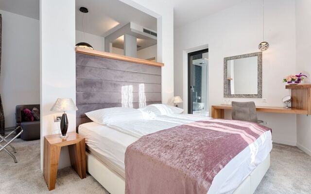 Starlight Luxury Suites
