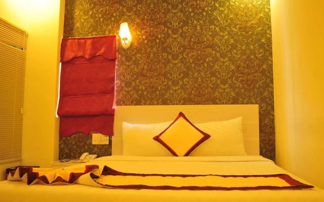 Lee Park Hotel