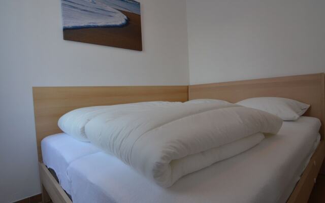 Apartment in Nieuwvliet with Roof Terrace, Garden, Parking