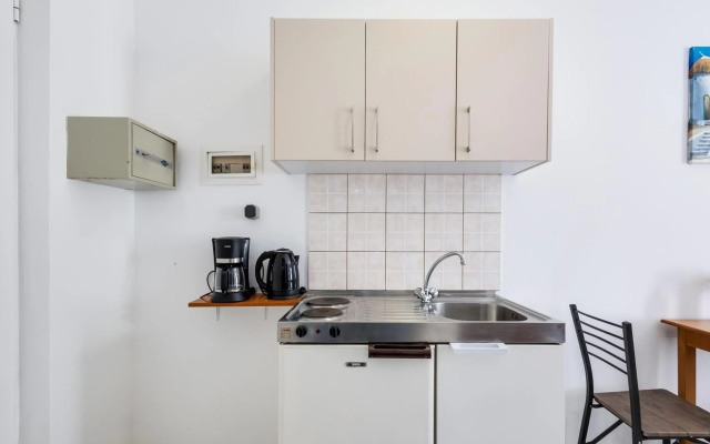 Johnhara Studios & Apartments