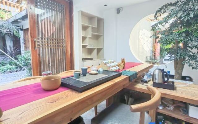 Lijiang Nianji 1913 Travel Theme Inn