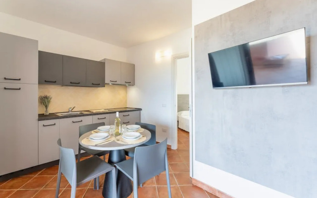 Residence with pool in Isola Rossa