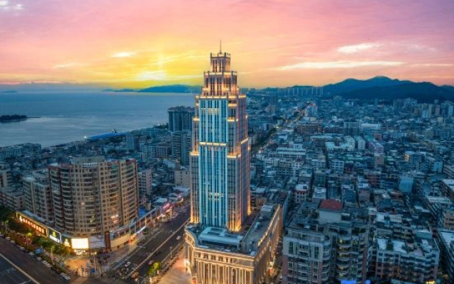 Vienna International Hotel (Shanwei Xinli Central Plaza )