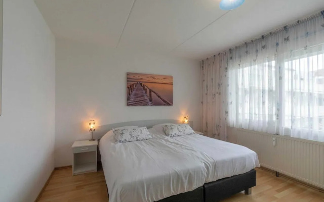 Cozy Apartment With Balcony