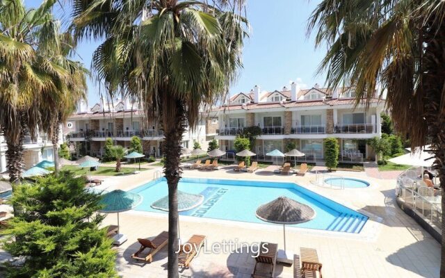 Villa BG12 by JoyLettings