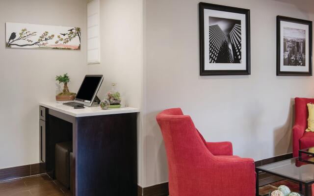 La Quinta Inn & Suites Brooklyn East