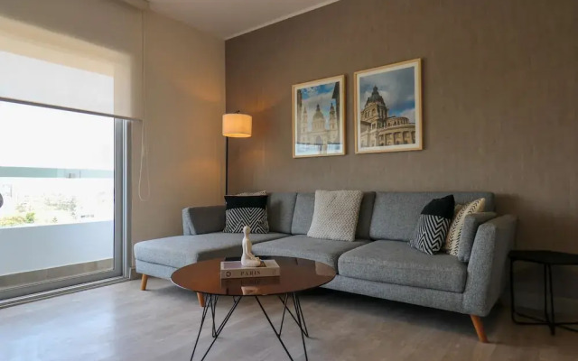 w Comfy 2BR w Park View in Miraflores