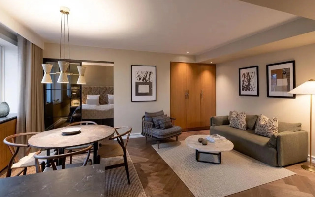 Hypernym Hotel & Suites