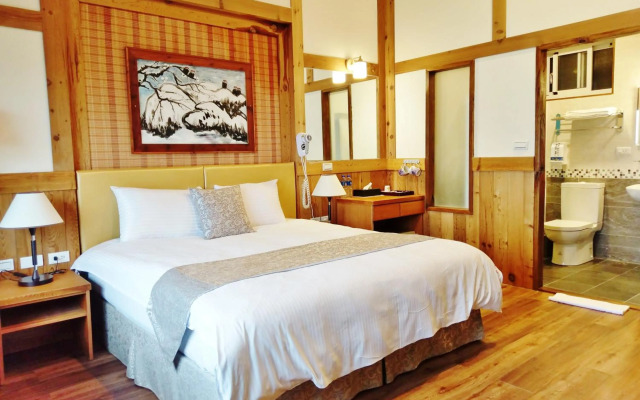 Shiyai Taoyuan B & B
