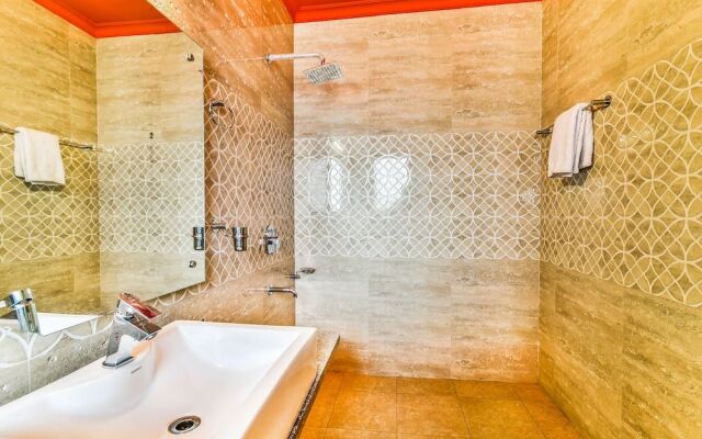 FabHotel Jass Hospitality Sector 43
