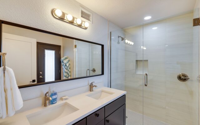 Fire Pit, Grill: Mtn-view Home in Paradise Valley