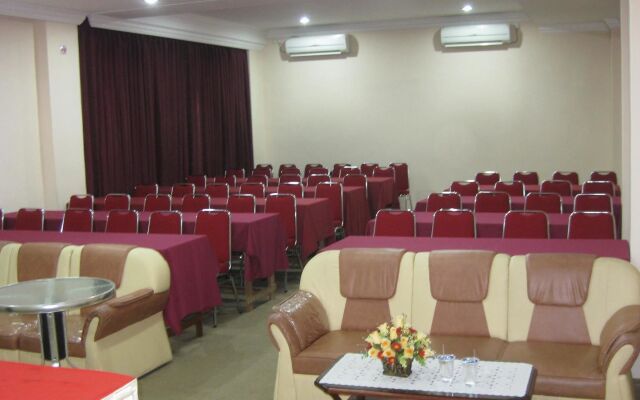 Halim Hotel