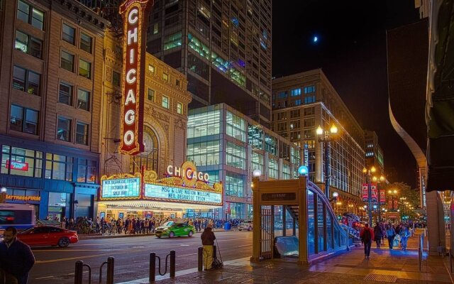 The Gulfstream - Vibrant Studio Heart of Downtown