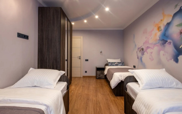 апартаменты на А.Ахматовой,10