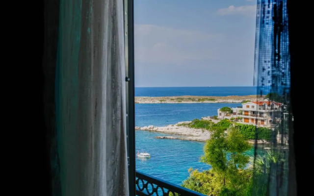 Akvaryum Butik Otel Karaburun