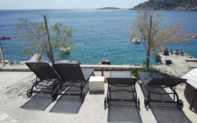 Mirka - With Heated Pool - H