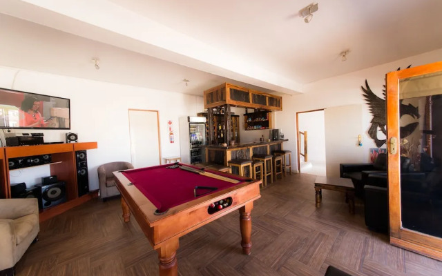 Nama White Guest House